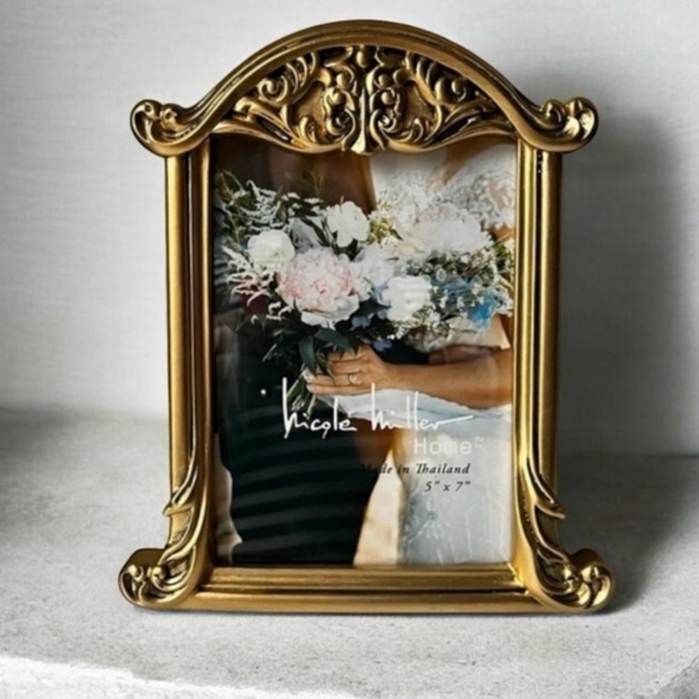 Gold Ornate For 5”x7” Picture Frame New antique style…